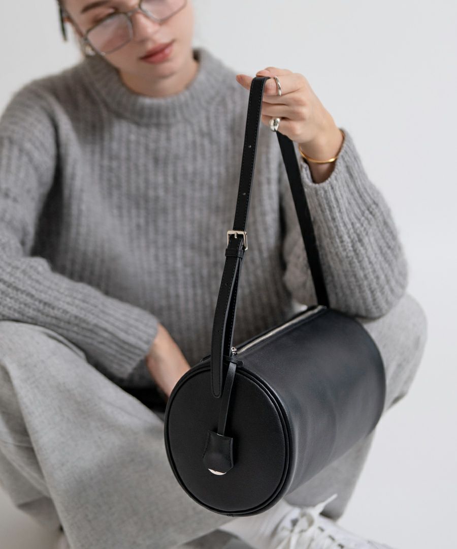 本革 ブラック ワンハンドルバッグ