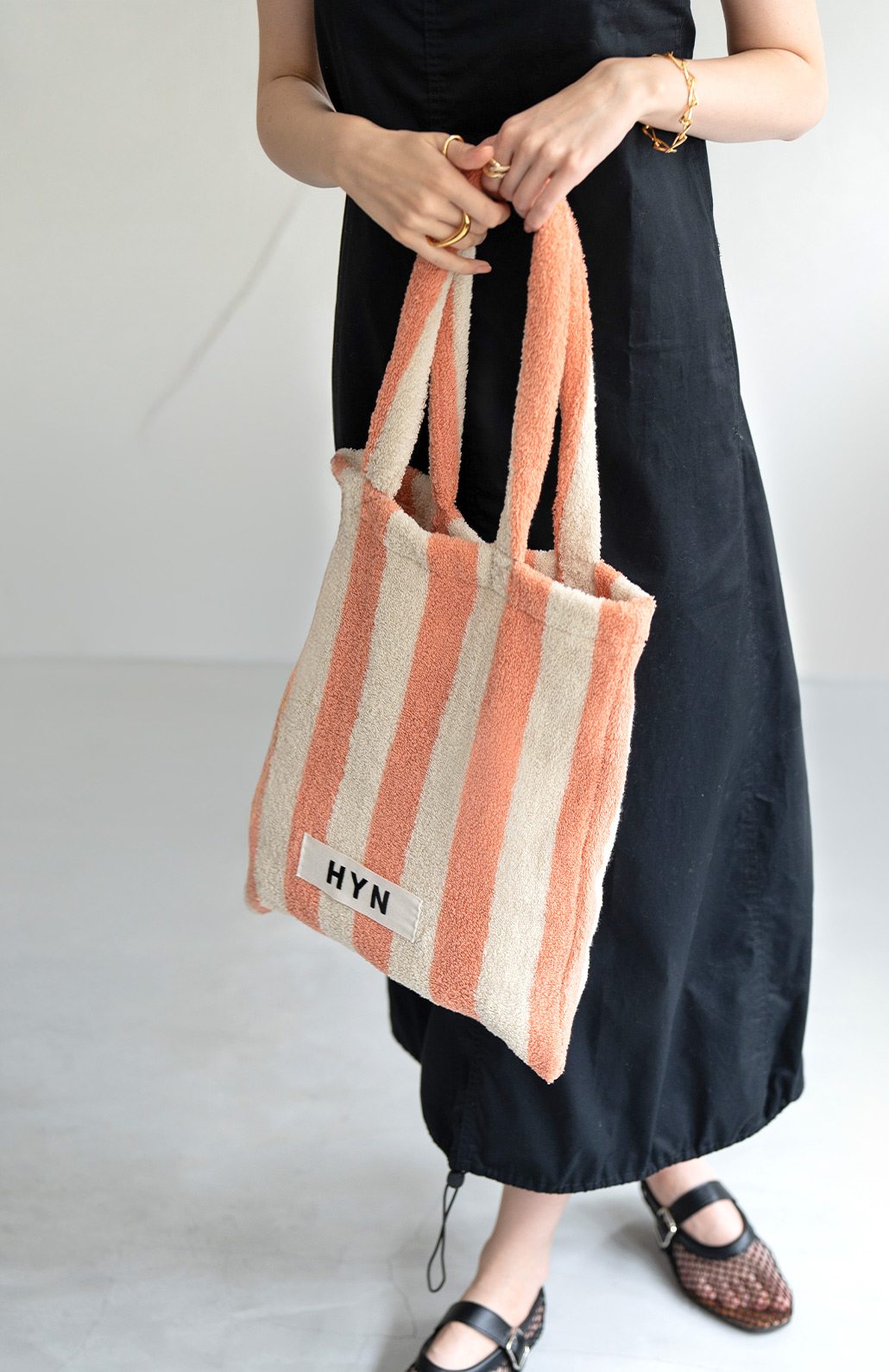 新品✴︎未使用HAYNI Stitchpom ショルダーバッグ ブラック