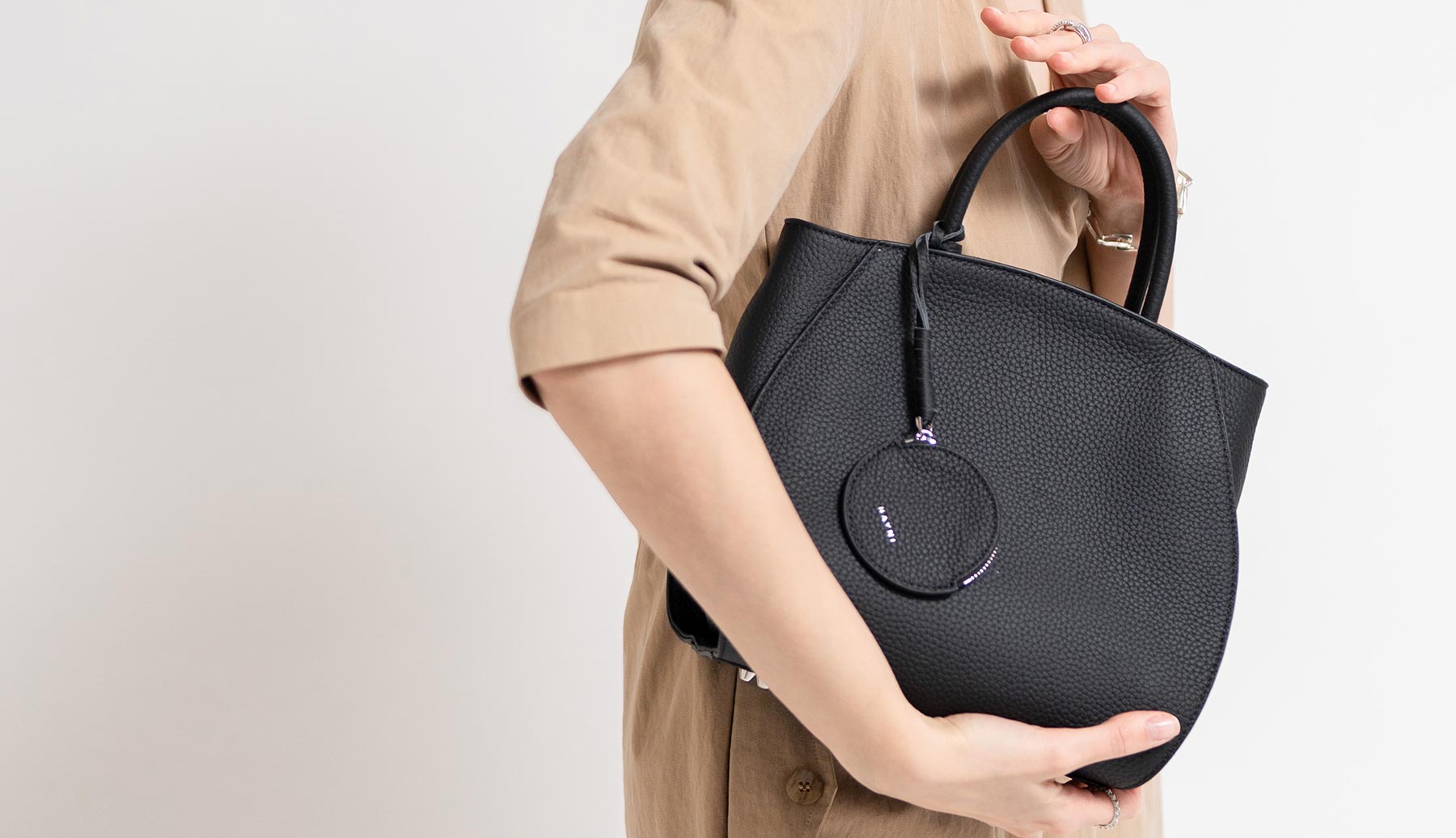 大人の女性の心をくすぐるバッグを企画・販売【バッグミュージアム 