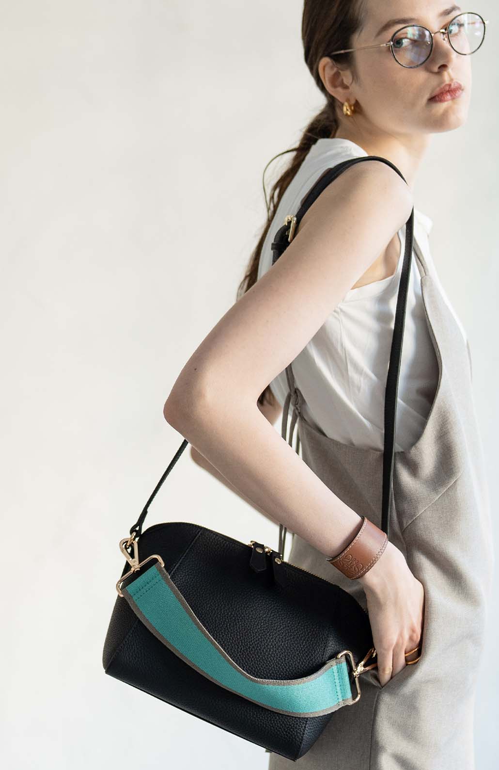 日本 女性用のハンドバッグの本革ショルダーバッグが大人気ですK