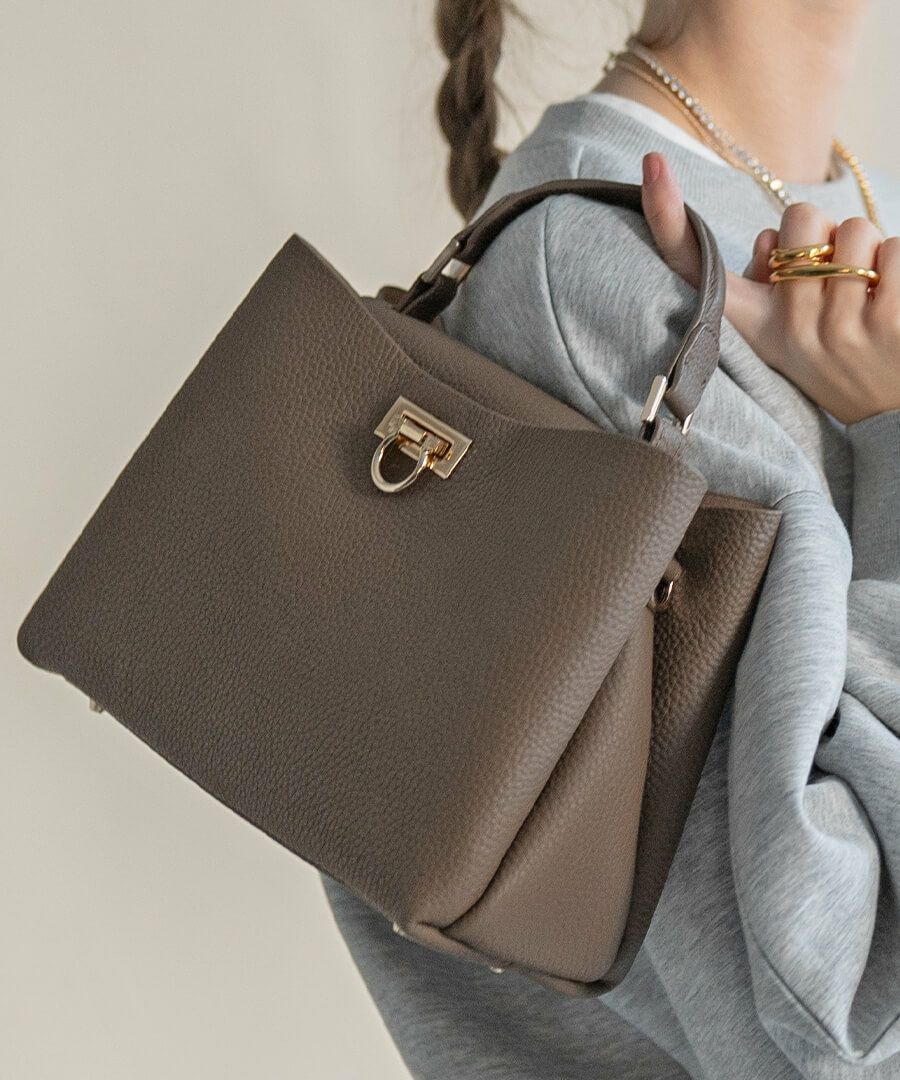 改良版 マロエ ショルダーバッグ 本革