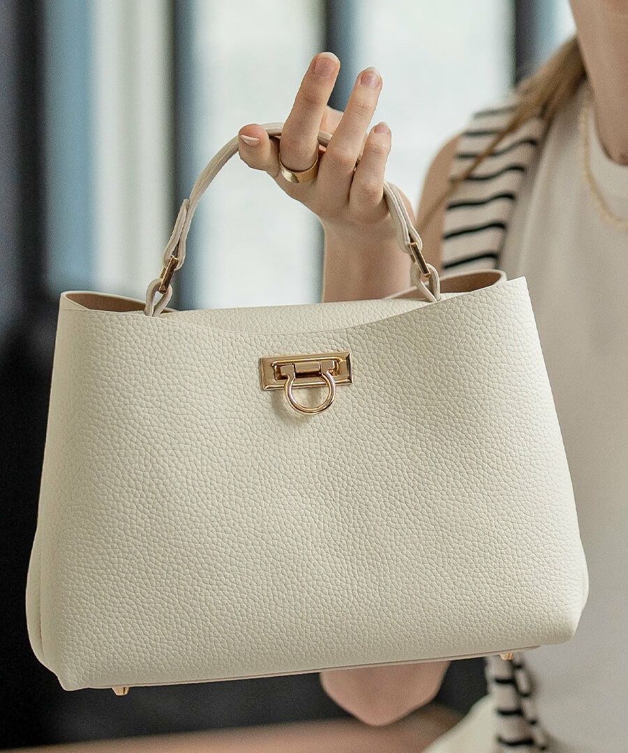 改良版 マロエ ショルダーバッグ 本革