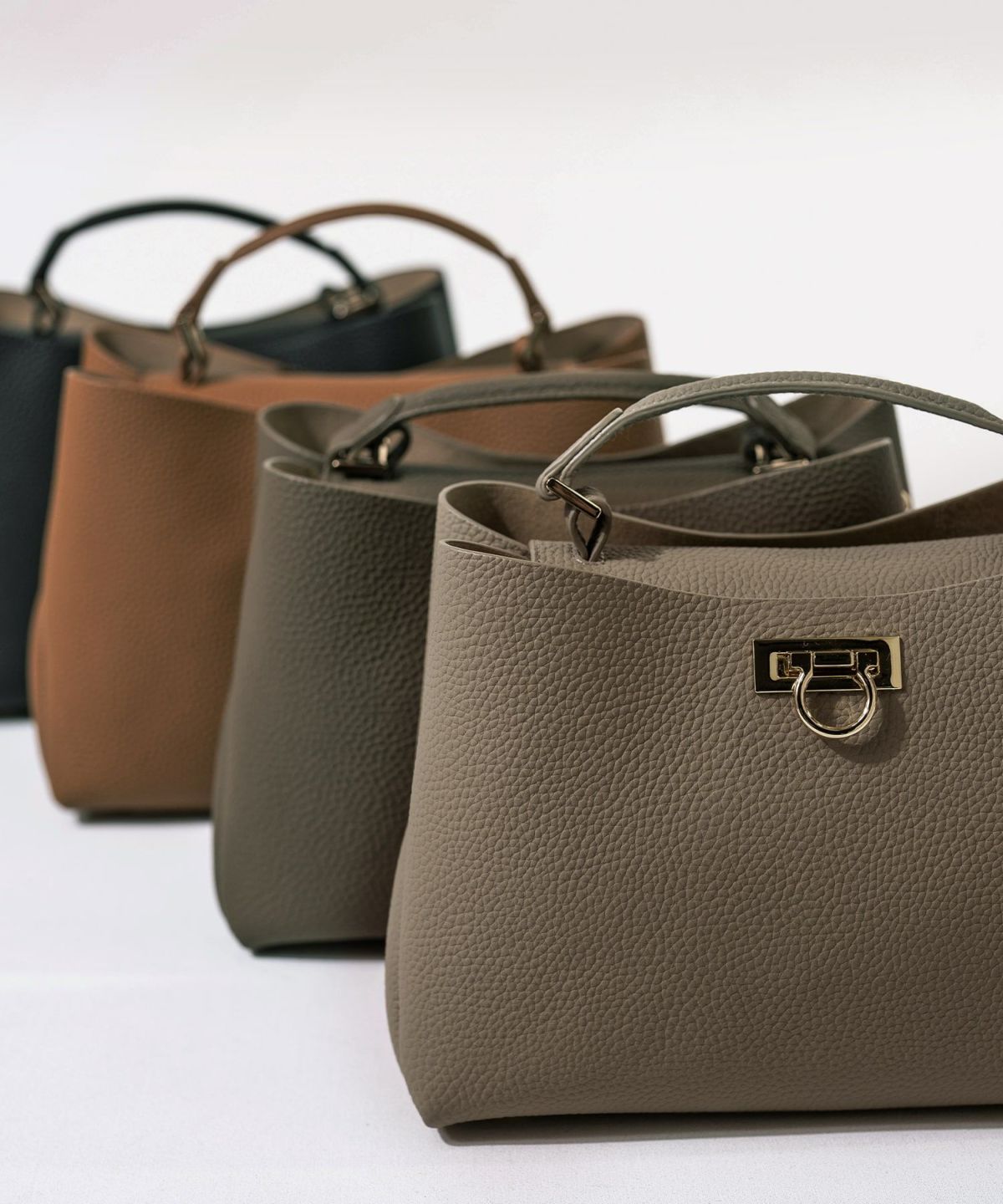 改良版 マロエ ショルダーバッグ 本革