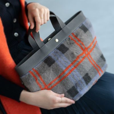 HUF（ハフ）の「OMBRE PLAID TOTE BAG / HUF トートバッグ