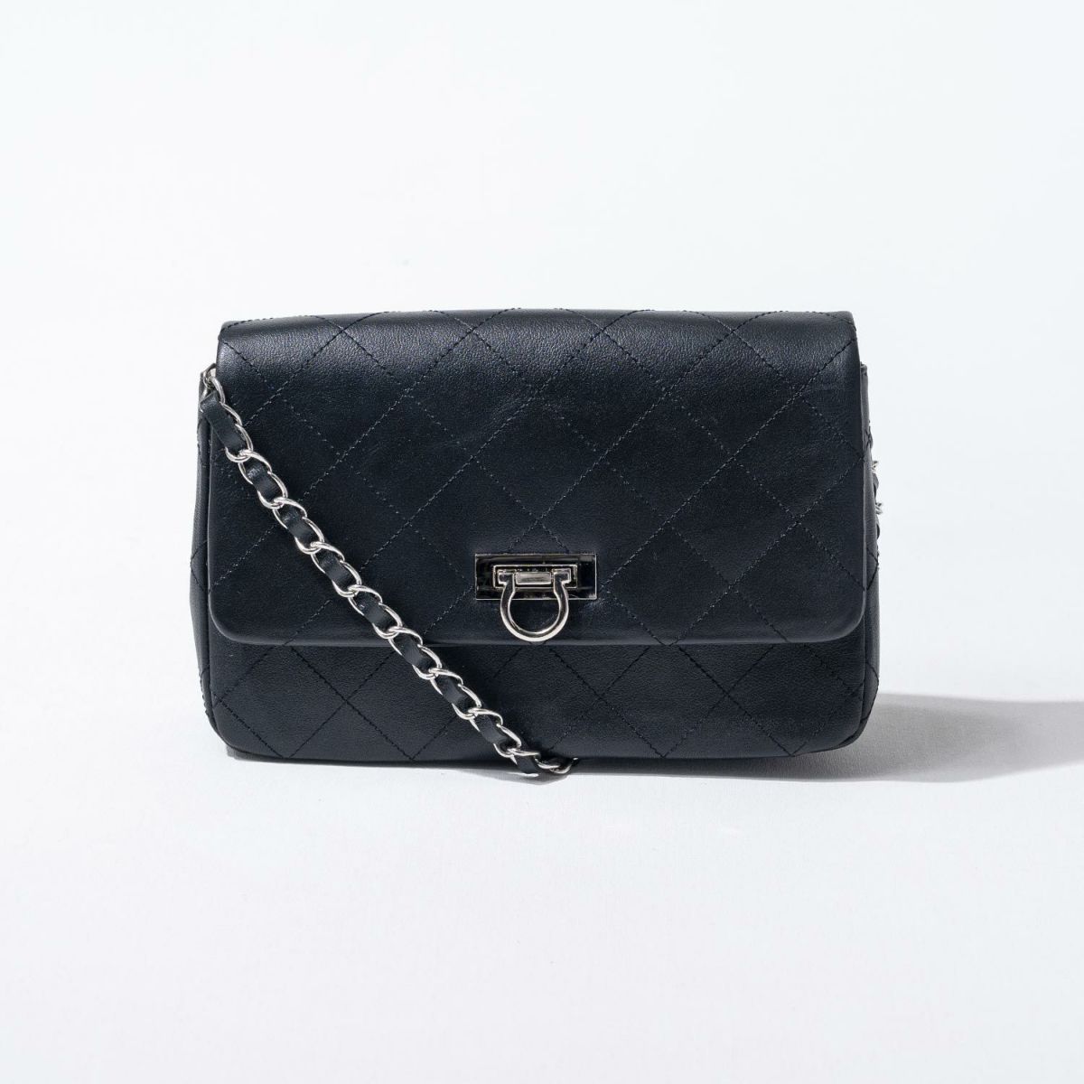 本革 チェーンバッグ ショルダー2種類付属 Baldone バルドーネ Mサイズ【第1世代・在庫限り】 ブラック(シルバー金具)